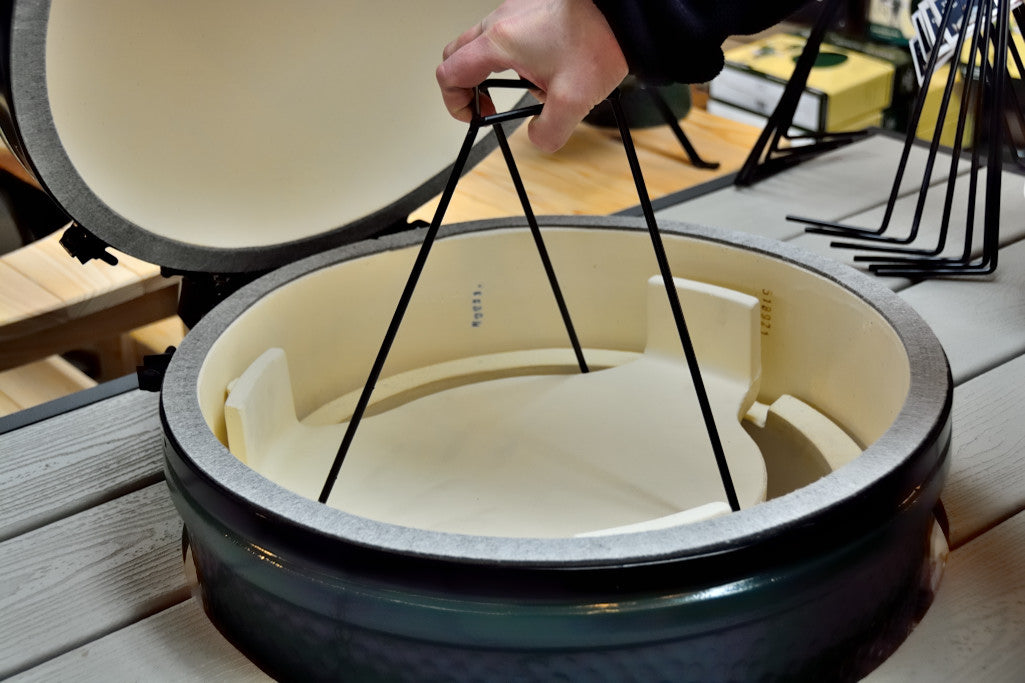 The Claw Conveggtor Plate Setter Lifter for Big Green Egg (Fits M, L, XL)